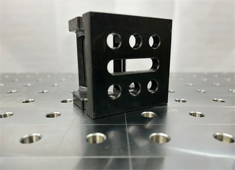 Eckanschlussverbinder Vorderansicht | © HISWeld